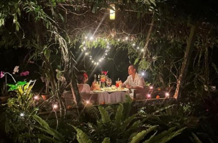 Momen Birthday Dinner Jennifer Coppen. (Instagram/jennifercoppenreal20)