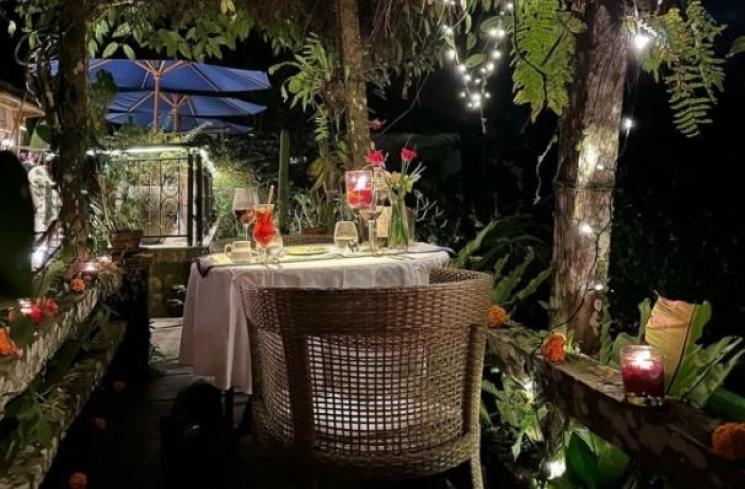 Momen Birthday Dinner Jennifer Coppen. (Instagram/jennifercoppenreal20)