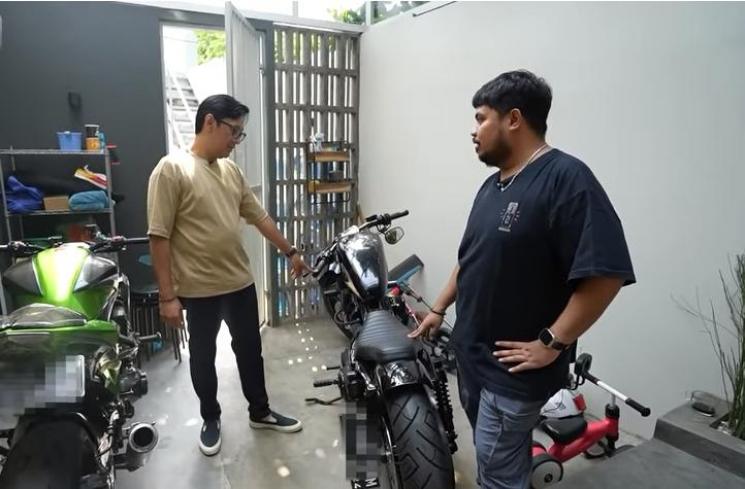 Potret Rumah Rigen Rakelna. (YouTube/Taulany TV)