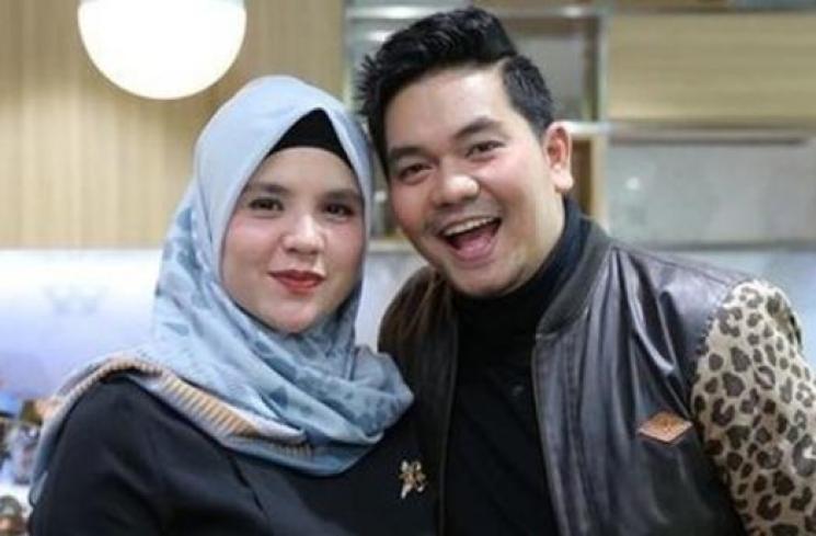 Artis Ketahuan Anak saat Bercinta. (Instagram/indrabekti)