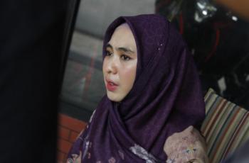 Raut Sedih Oki Setiana Dewi Jelaskan Kondisi Ibu di ICU