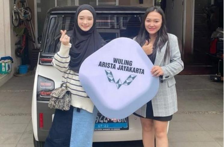 Momen Inara Rusli Pamer Beli Mobil Baru. (Instagram/mommy_starla)