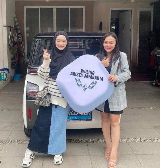 Momen Inara Rusli Pamer Beli Mobil Baru. (Instagram/mommy_starla)