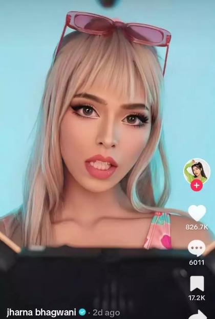 Gaya Artis Dandan ala Barbie. (TikTok/jharnabhagawani)