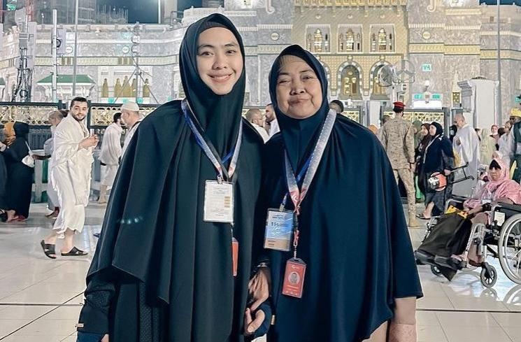 Potret Kebersamaan Oki Setiana Dewi dan Ria Ricis Bareng Ibunda (instagram/okisetianadewi)