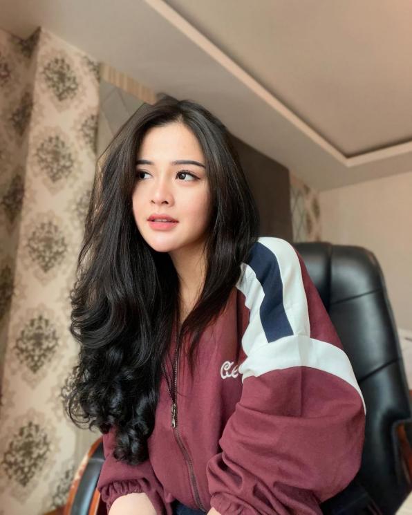 Bella Bonita diisukan pernah dekat dengan Pak Danan. (Instagram/ bellabonita_r.a)