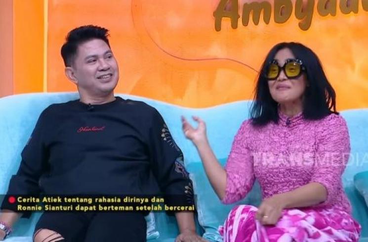 Ronnie Sianturi dan Atiek CB (Trans7)