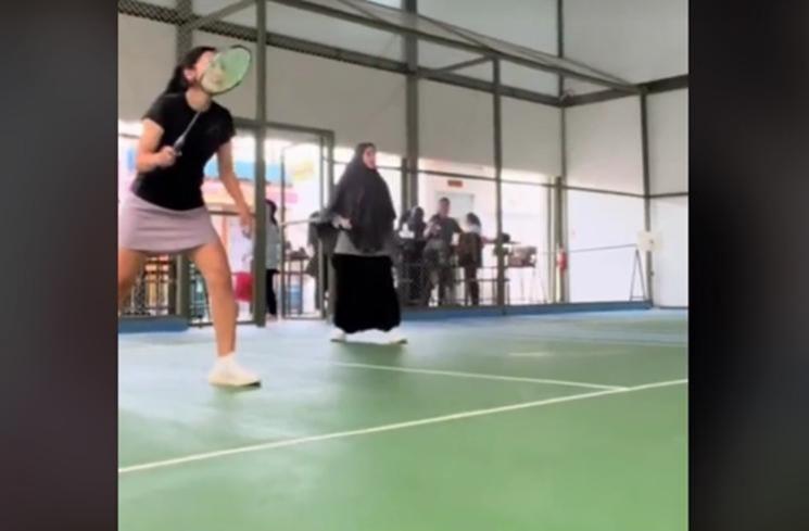 Potret Outfit Natasha Rizki Main Tenis (Instagram/@natasharizkynew)