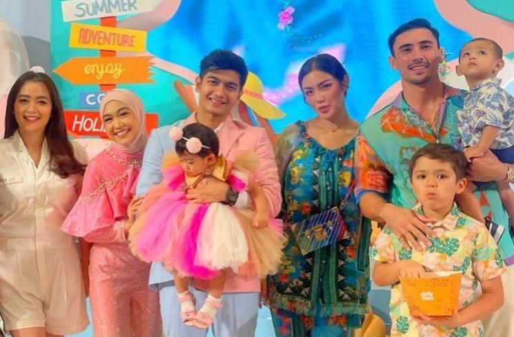 Gaya artis di pesta ultah Moana anak Ria Ricis (Instagram/@vegadarwanti123)