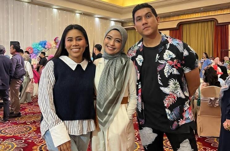 Gaya artis di pesta ultah Moana anak Ria Ricis (Instagram/@tantrisyalindri)