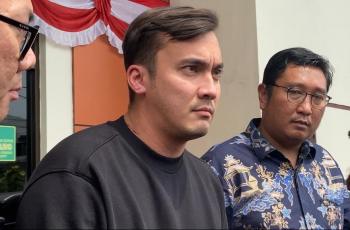 Kondisi Terkini Rendy Kjaernett Pasca Kecelakaan: Jalani Sidang dengan Tangan Diperban