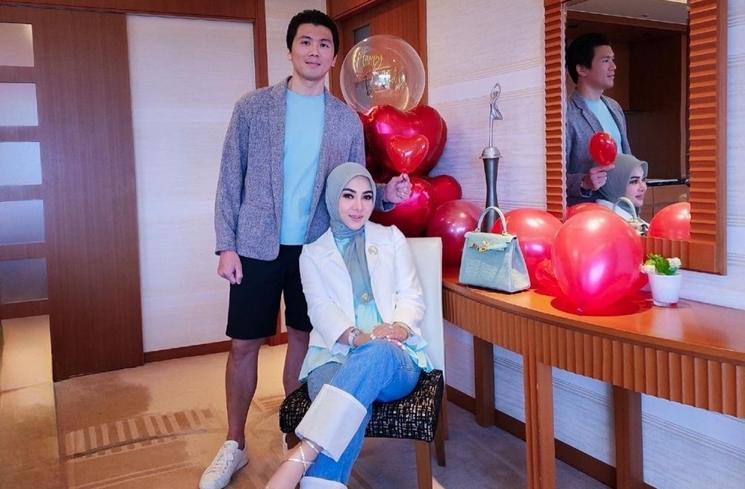 Momen Perayaan Ultah Syahrini di Kamar Hotel (instagram/@princessyahrini)