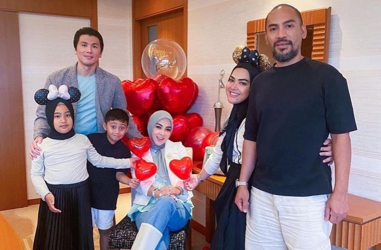 Momen Perayaan Ultah Syahrini di Kamar Hotel (instagram/@princessyahrini)