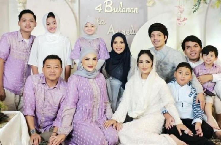 Potret Kedekatan Aurel Hermansyah dan Amora Lemos. (Instagram/krisdayantilemos)