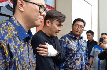 Remuk Tak Berbentuk, Penampakan Mobil Rendy Kjaernett yang Kecelakaan di Tol Jatibening
