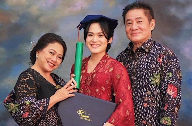 Biodata Lengkap dan Agama Sheryl Sheinafia (instagram/@sherylsheinafia)