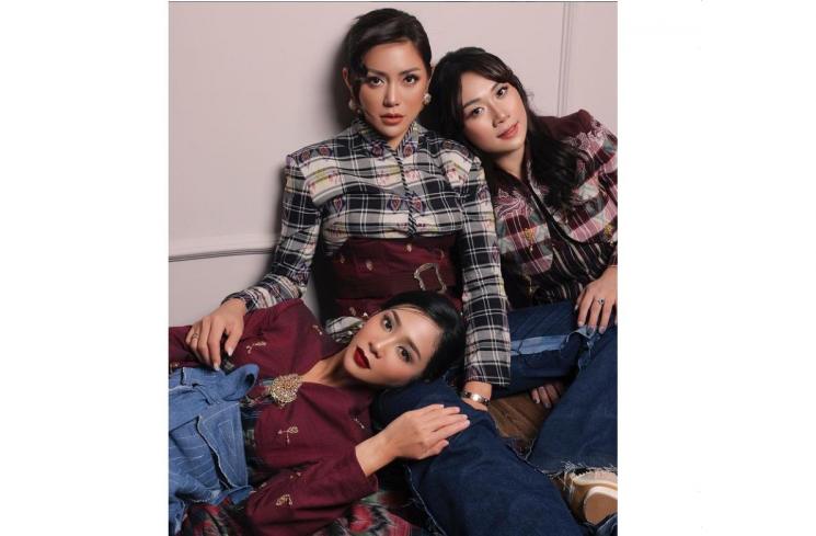 Puput Nastiti Devi, Jessica Iskandar, dan Bunga Zainal (instagram)