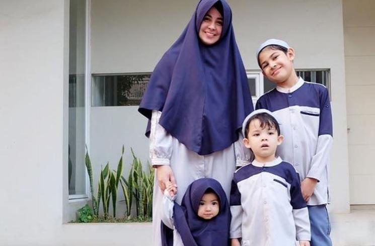 Anak Artis Berhijab Sejak Bayi (instagram/@ristytagor)