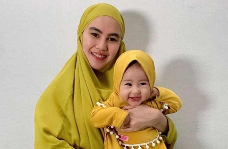 Anak Artis Berhijab Sejak Bayi (instagram/@kartikaputriworld)