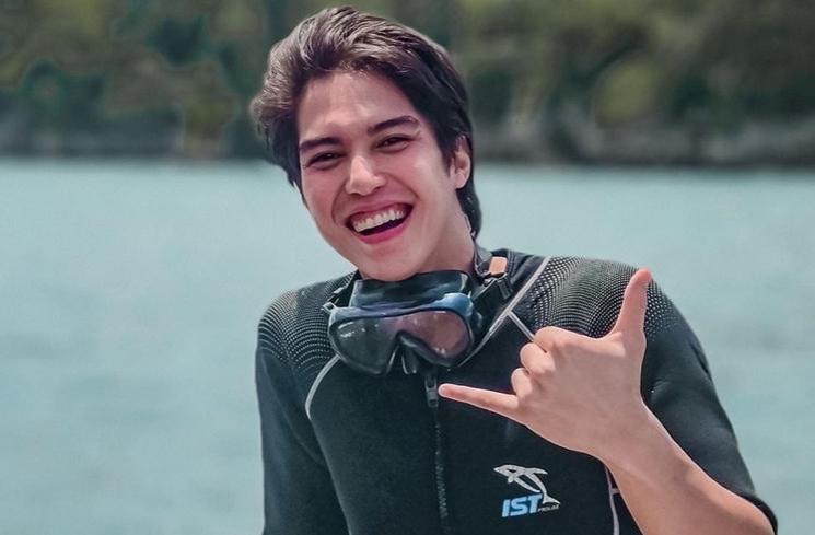 Artis dengan IQ Tinggi (instagram/@elelrumi)
