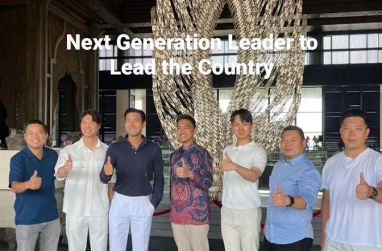 Potret Artis Indonesia Ketemu Siwon. (Instagram/_yoogeon)