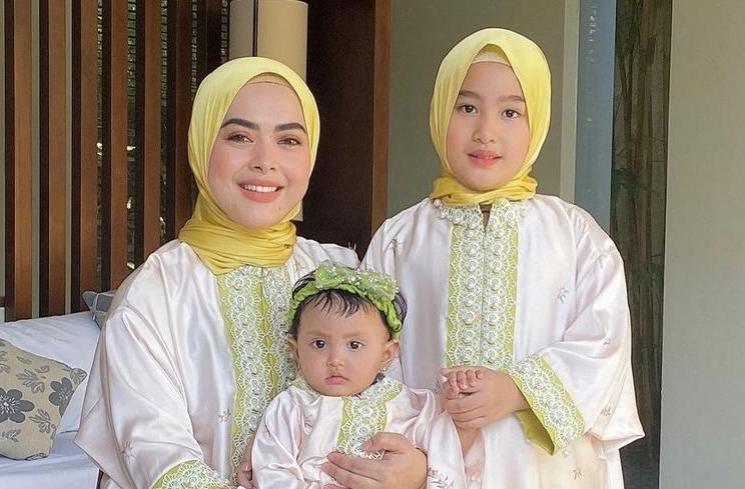 Anak Artis Putuskan Berhijab (Instagram/syh55)