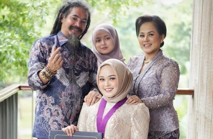 Anak Artis Putuskan Berhijab (Instagram/limbadindonesia)