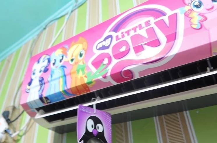 Potret Hunian Baru Cimoy Montok (YouTube/Tri Atika)