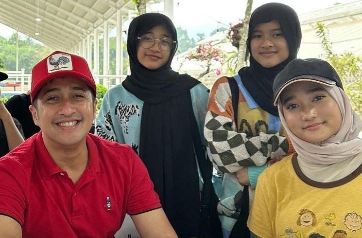 Anak Artis Putuskan Berhijab (Instagram/irfanhakim75)