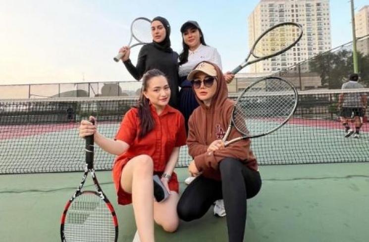 Potret Nathalie Holscher Main Tenis. (Instagram/nathalieholscher)