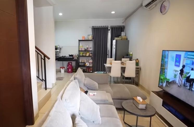 Rumah baru Dicky Difie (YouTube/Taulany TV)