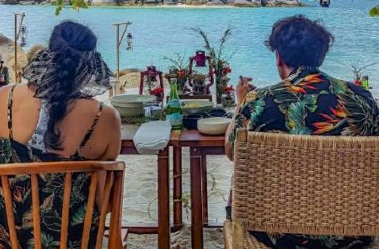 Potret Nadine Chandrawinata Babymoon di Belitung. (Instagram/nadinelist)