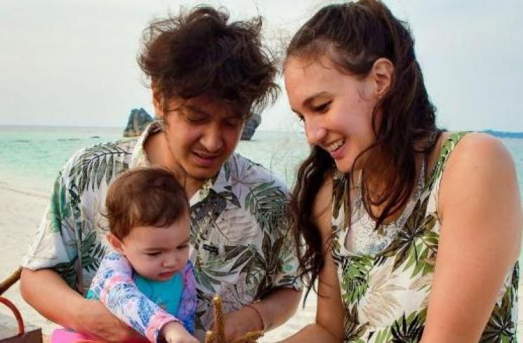 Potret Nadine Chandrawinata Babymoon di Belitung. (Instagram/nadinelist)