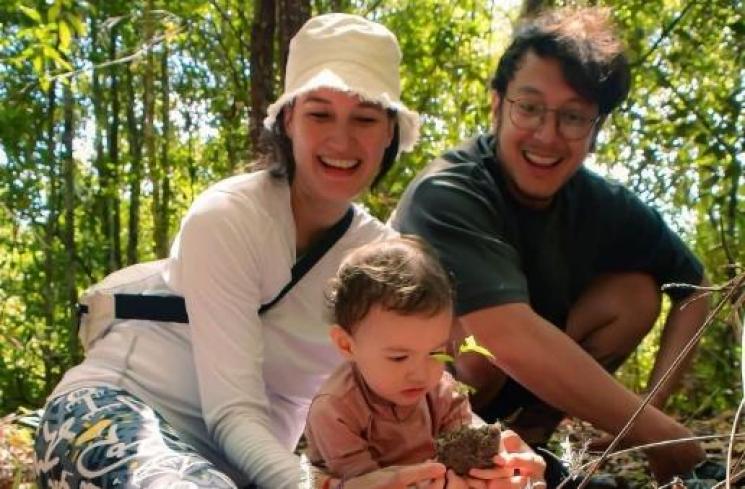 Potret Nadine Chandrawinata Babymoon di Belitung. (Instagram/nadinelist)
