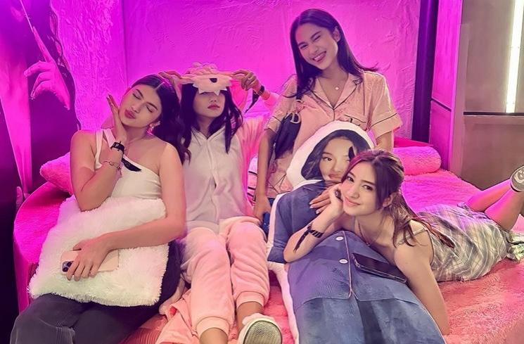 Gaya Artis di Pesta Ulang Tahun Erika Carlina (instagram/@fuji_an)