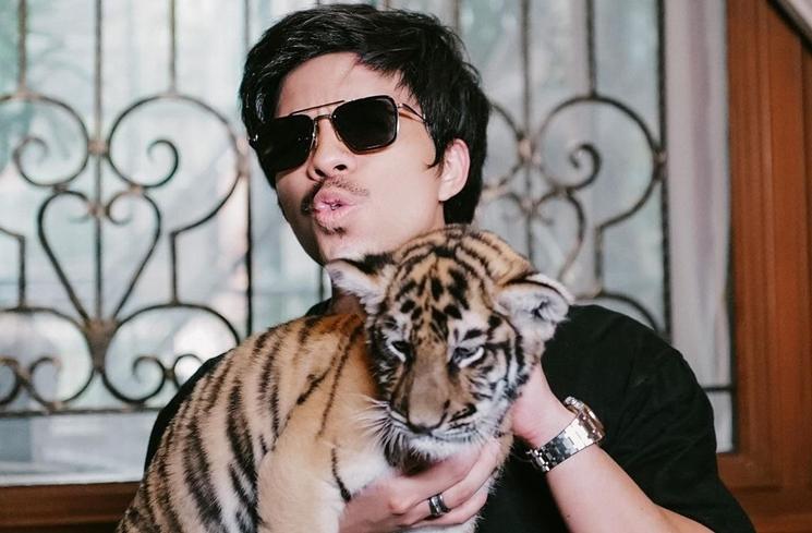 Artis Kasih Hadiah Mobil untuk Orangtua (instagram/@attahalilintar)
