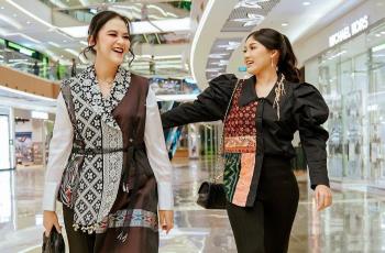Kahiyang Ayu dan Erina Gudono Jalan Bareng, Wajahnya Mirip Bak Kakak Adik