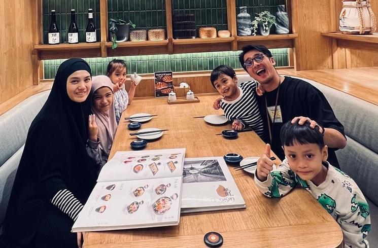 Artis Hamil Lagi Setelah Melahirkan (Instagram/@rickyharun)