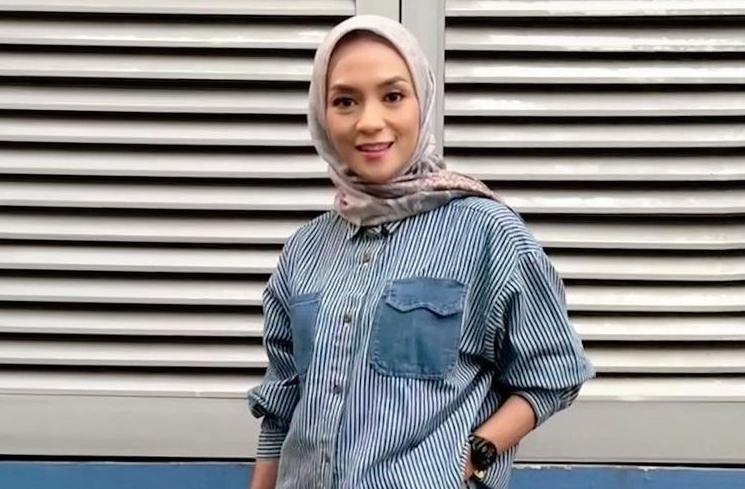 Artis Hamil Lagi Setelah Melahirkan (Instagram/@ennolerian_)