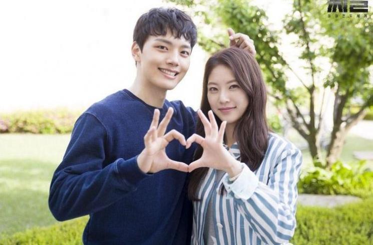 Sinopsis Circle: Two Worlds Connected (Hancinema)