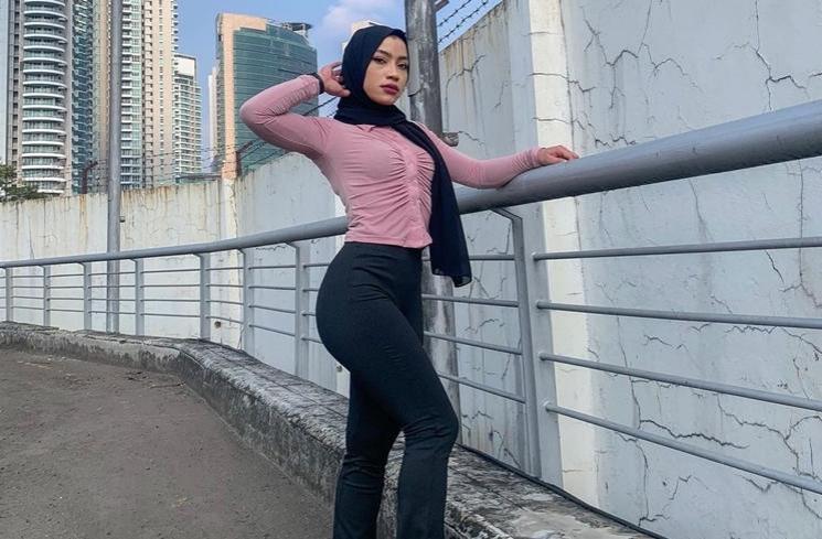 Potret Okky Olivia (Instagram/okyyoliviaa)