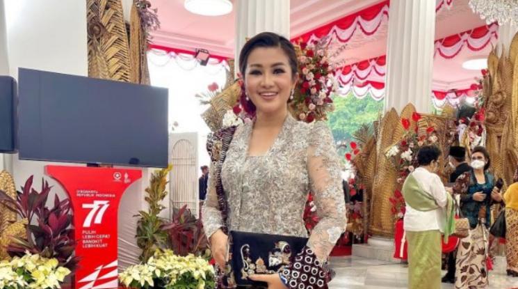 Artis Hadiri Upacara HUT RI di Istana. (Instagram/fitricarlina)