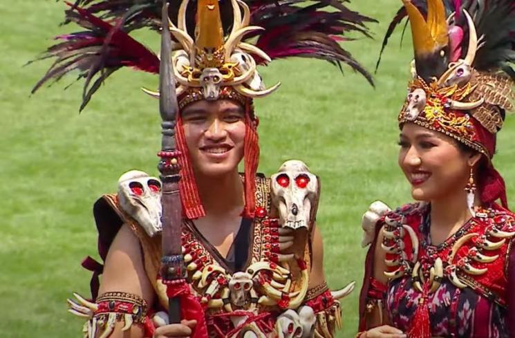 Kaesang dan Erina Gudono di acara upacara pengibaran bendera merah putih (youtube)