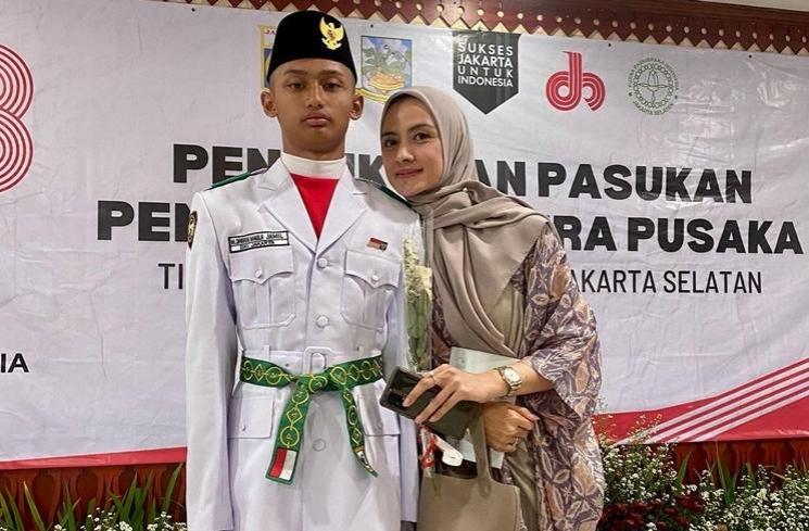 Potret Dhofin Anak Ibnu Jamil Jadi Paskibra Jaksel (instagram/mayamaula9)