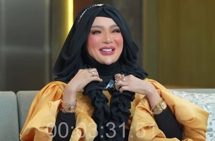 Potret Wajah Asli Yuni Jasmine 'Barbie' Si Dagu Lancip (YouTube dr. Richard Lee, MARS)