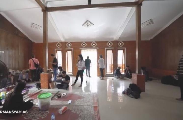 Rumah ART Ashanty di Salatiga. (YouTube/The Hermansyah A6)