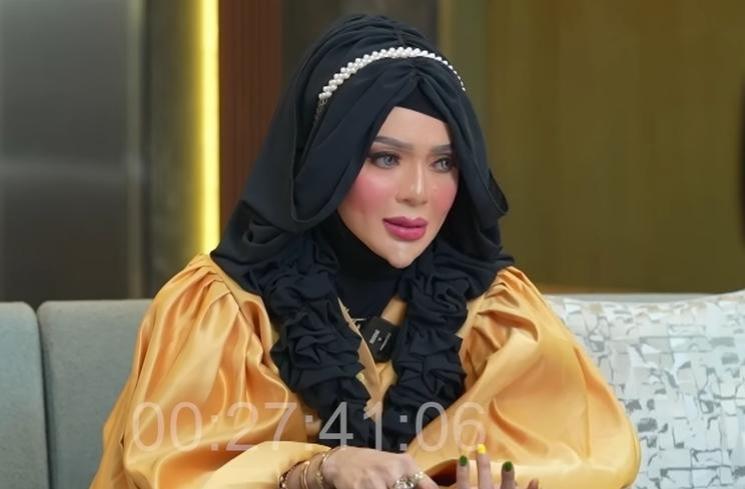 Potret Wajah Asli Yuni Jasmine 'Barbie' Si Dagu Lancip (YouTube dr. Richard Lee, MARS)