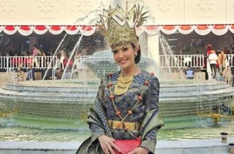 Potret Artis Hadiri HUT Kemerdekaan RI ke-78 di Istana. (Instagram/mrsayudewi)