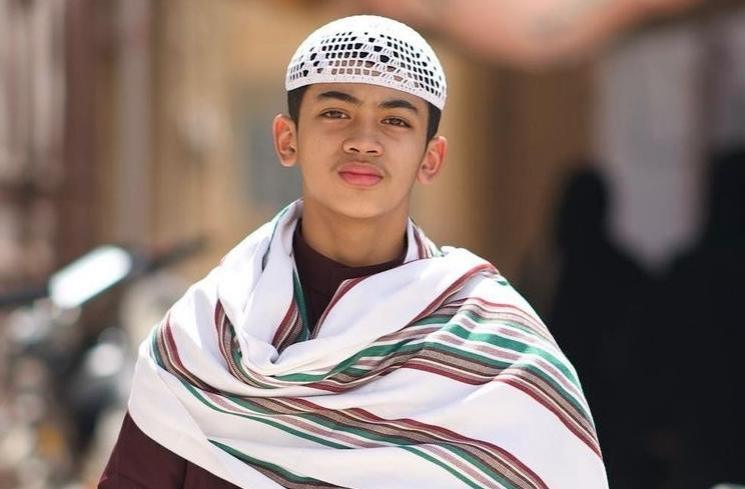 Potret Bilal Ataya Temani Dakwah Ummi Pipik (Instagram/_ummi_pipik_)