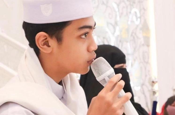 Potret Bilal Ataya Temani Dakwah Ummi Pipik (Instagram/_ummi_pipik_)